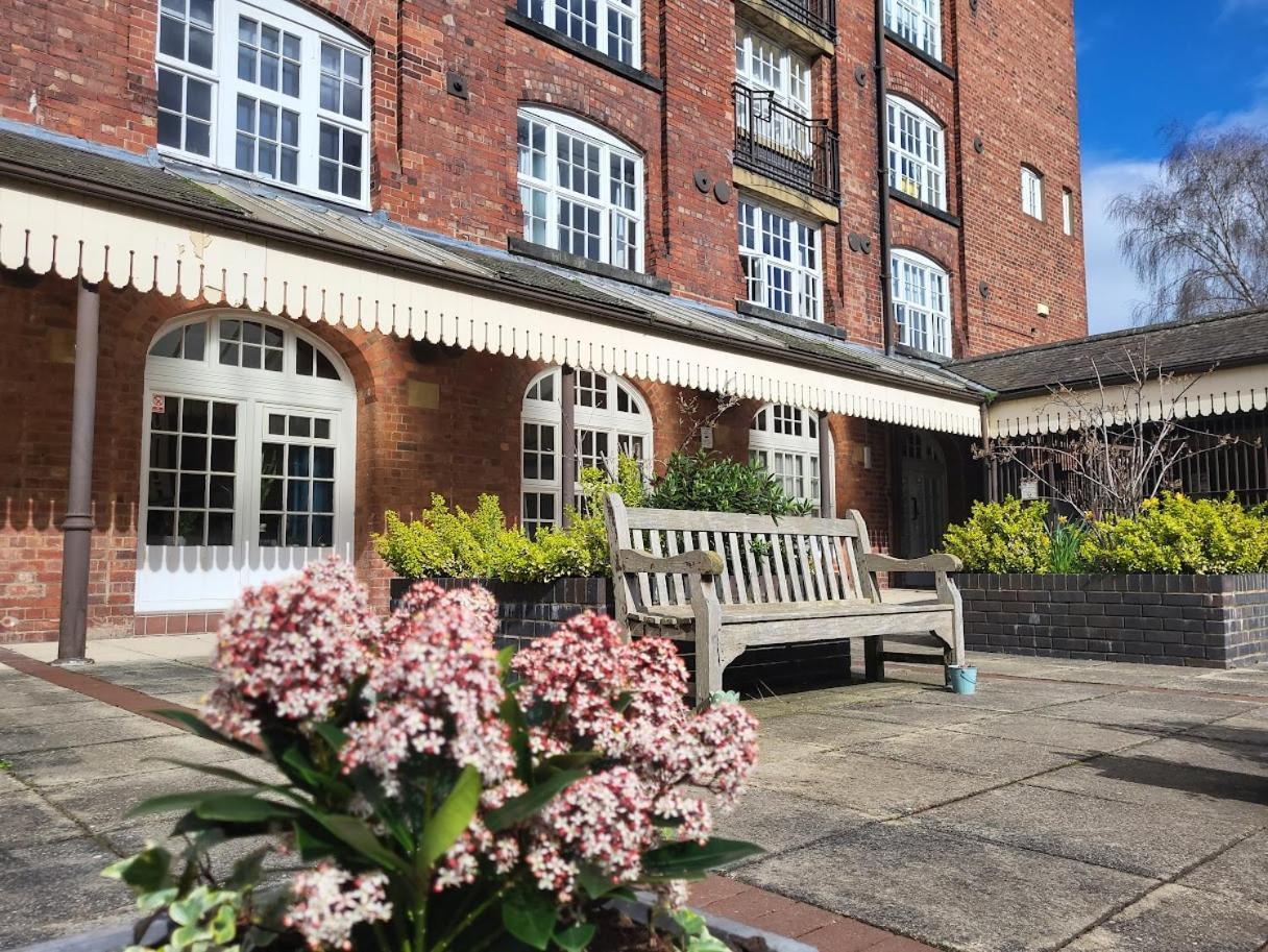 Cocoa Isabella - River Fronted With Secure Parking Apartment