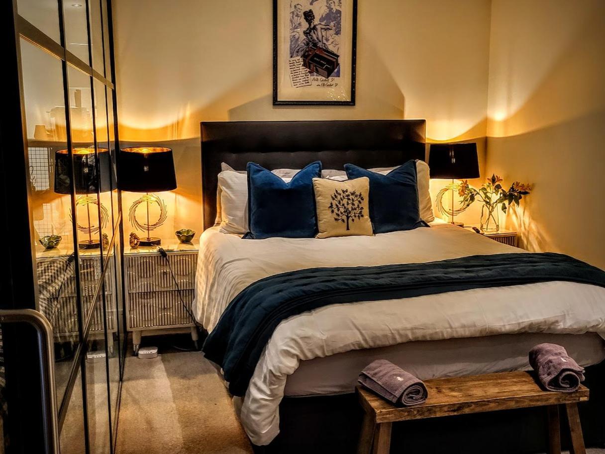 Cocoa Isabella - River Fronted With Secure Parking Apartment York